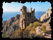 Wandelen naar het vissersdorp Girolata (Corsica)